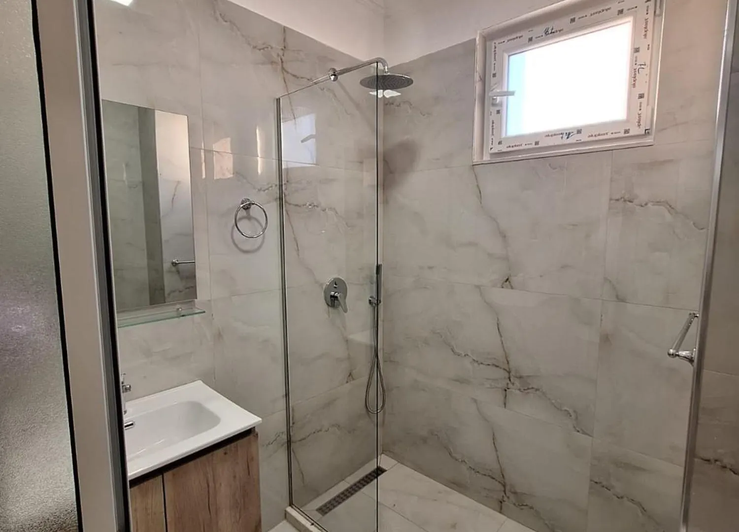 Albania Apartment Cozy & Affordable Stay Near Tirana Center